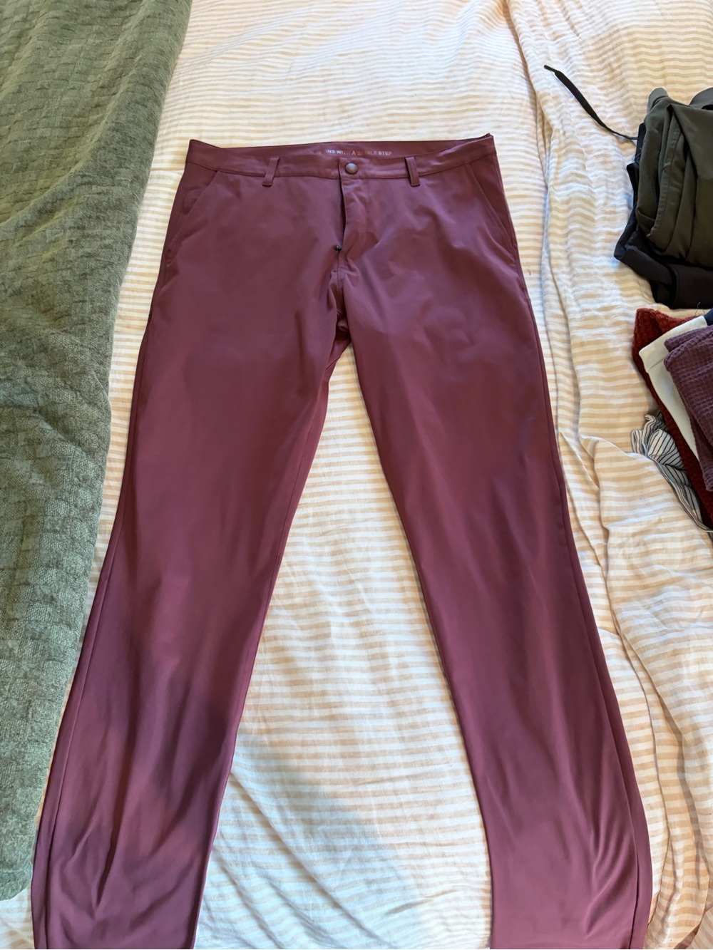 RHONE Commuter pants Men's 34/32 - Burgundy